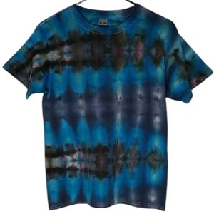 New Kids Gildan Blue and Black Short Sleeve Tee